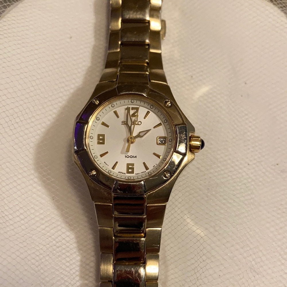 Seiko two tone vintage women’s watch in gold tone